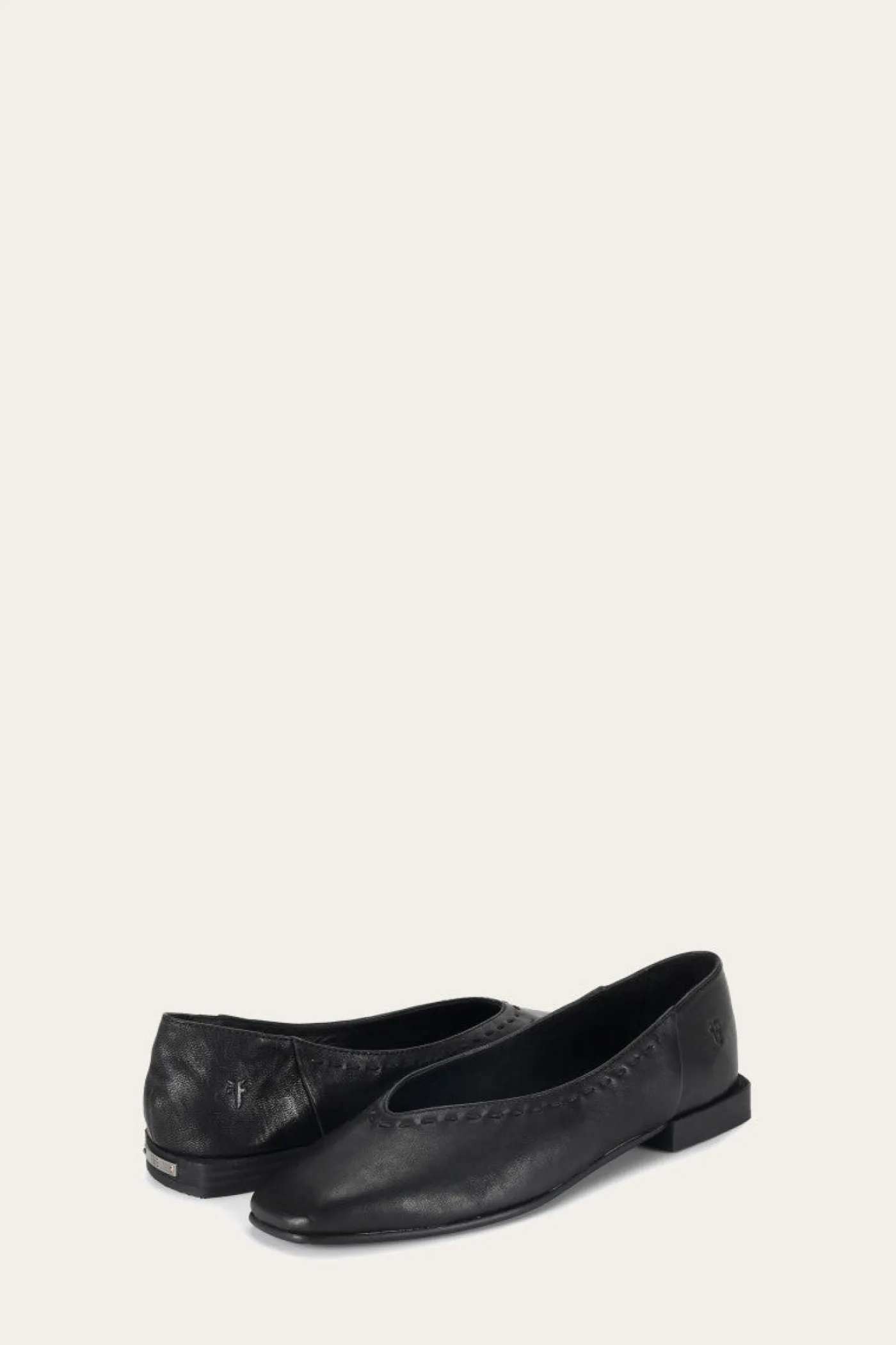 Discount Frye Claire Flat
